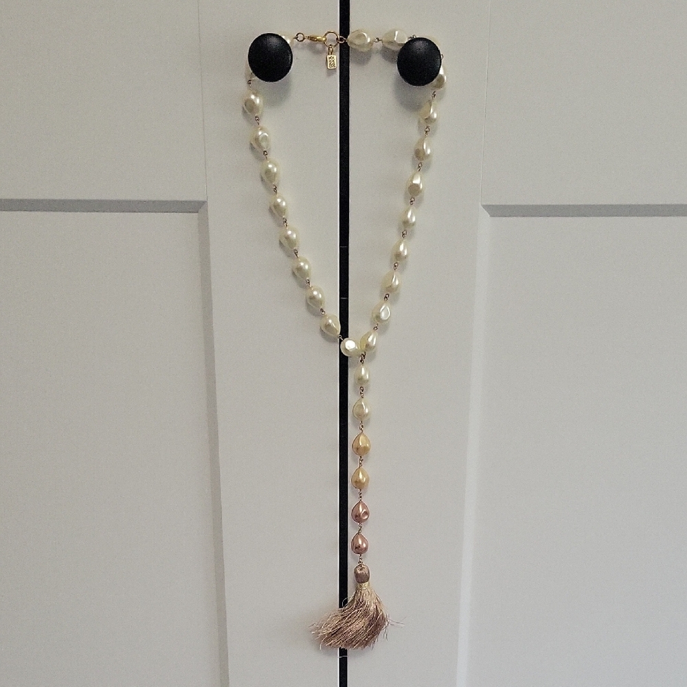 Elegant Pearl and Gold Tassel Necklace